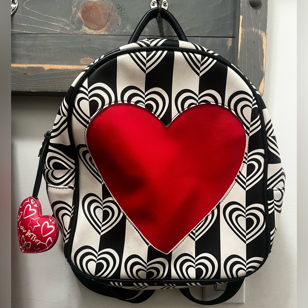 Betsey Johnson - Luv Betsey Queen of Hearts backpack/purse ❤️👛🎒